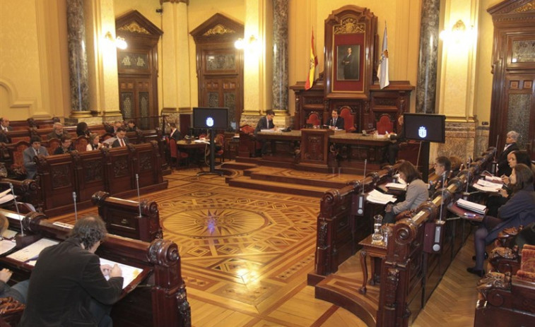 ​O pleno da Coruña aproba unha moción en apoio aos traballadores da fábrica de armas