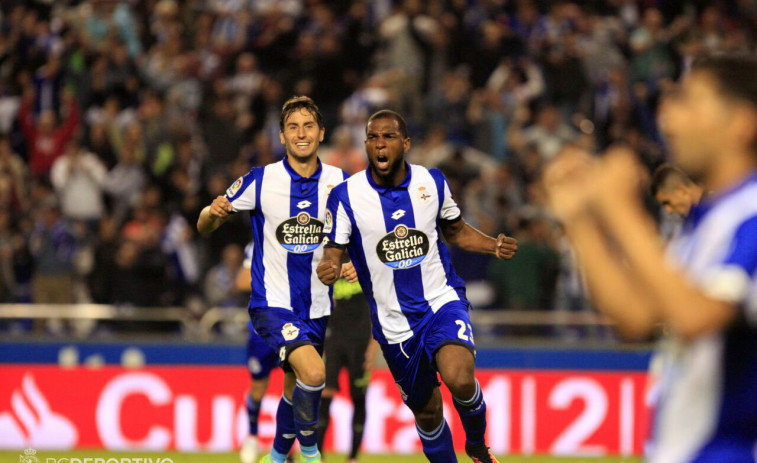 ​Ryan Babel se pierde el partido contra el Málaga por lesión en el cuádriceps