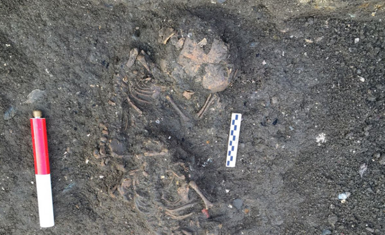 Aparecen os restos arqueolóxicos doutros dous bebés no campo da Lanzada
