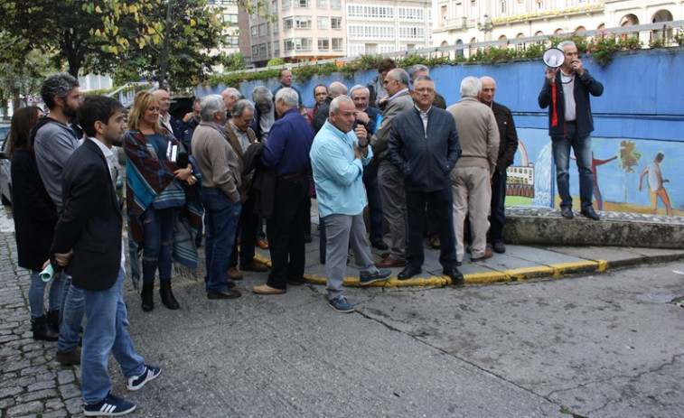 ​Un parking público de Ferrol desprende amianto