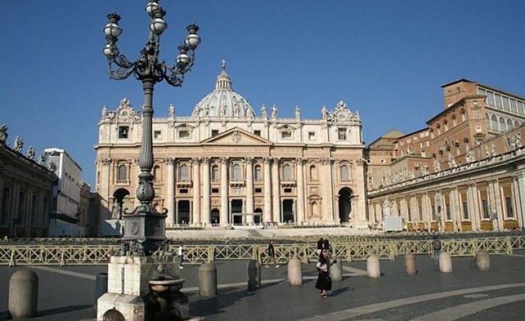 El Vaticano prohíbe esparcir las cenizas o conservarlas en casa