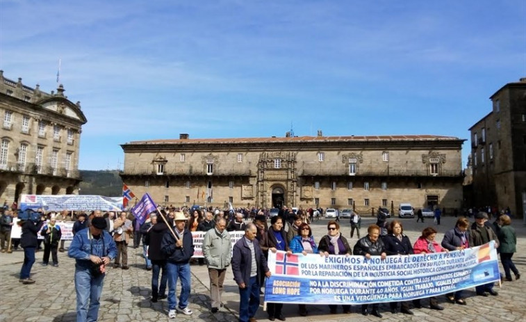 Os mariñeiros que reclaman a pensión a Noruega piden o apoio do Parlamento