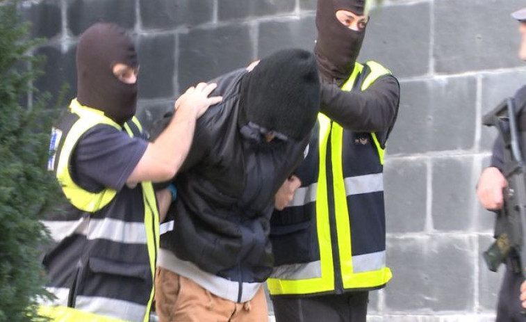 Detenidas en A Coruña dos personas reclamadas por la Interpol por un secuestro en Venezuela