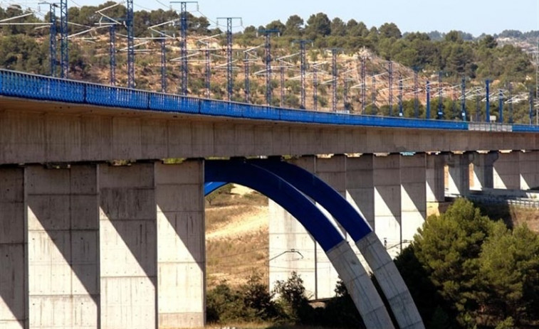 ​Un AVE directo entre Ourense y Vigo reduciría en 32 kilómetros el trayecto