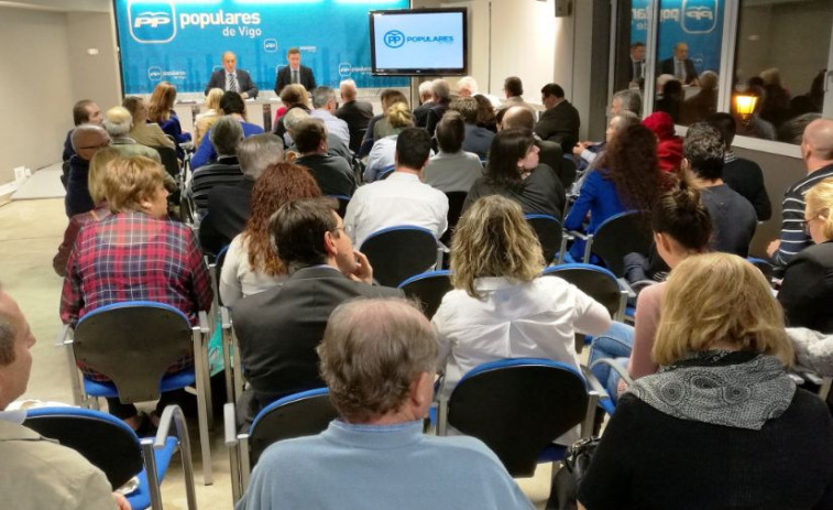 ​Militantes del PP de Vigo eligen este sábado a su líder entre dos exconselleiros