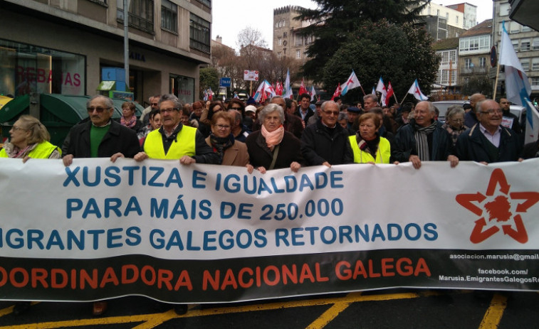​Unas 2.000 personas salen a la calle en Santiago en defensa de las pensiones
