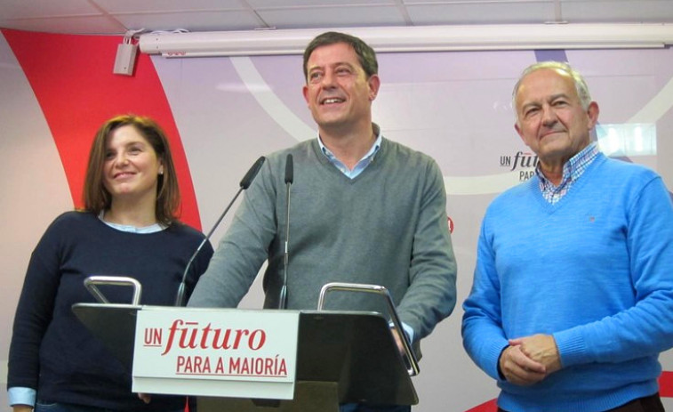 Líderes socialistas piden que Besteiro vuelva a 