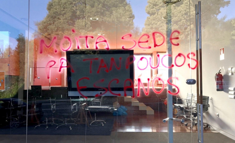 ​Vuelven a hacer pintadas en la sede gallega de Ciudadanos en Santiago