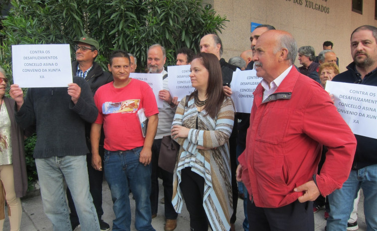 Vecinos de Vigo piden implicación institucional ante el desahucio de una pareja con tres hijos