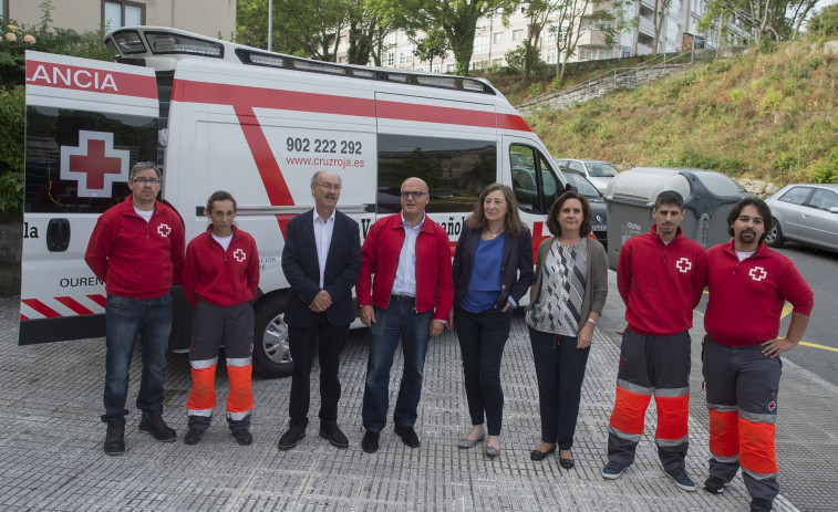 La Diputación dona a Cruz Roja una ambulancia 100% 'made in Ourense'