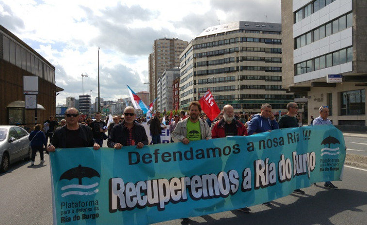 ​Marcha en A Coruña para reclamar el saneamiento de la ría de O Burgo