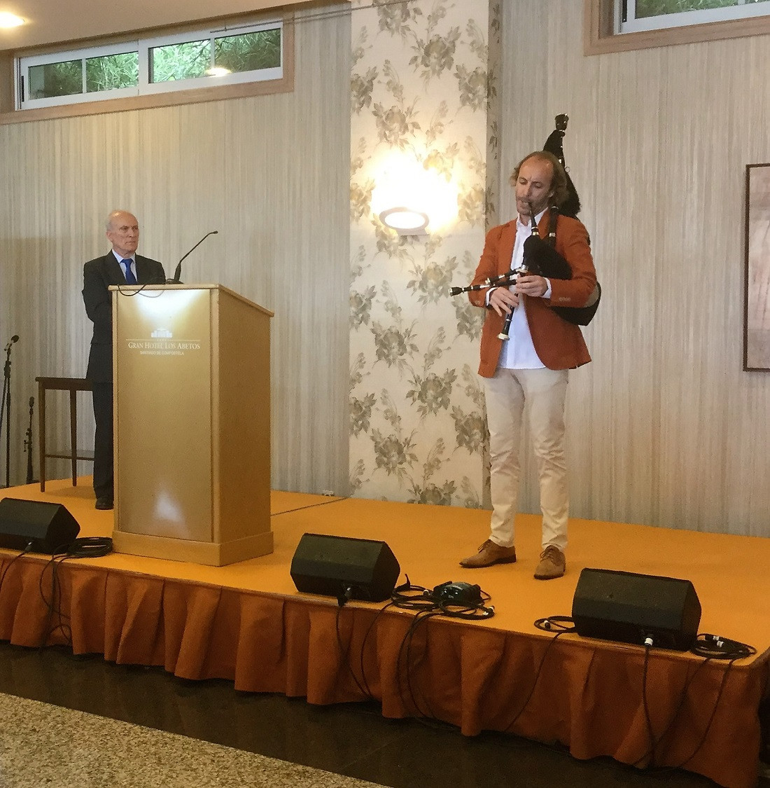 IIIEncontroEmpresariosOscarIbaezHimno1100