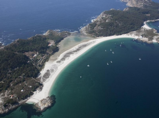 La Playa De Rodas (Islas Cíes)