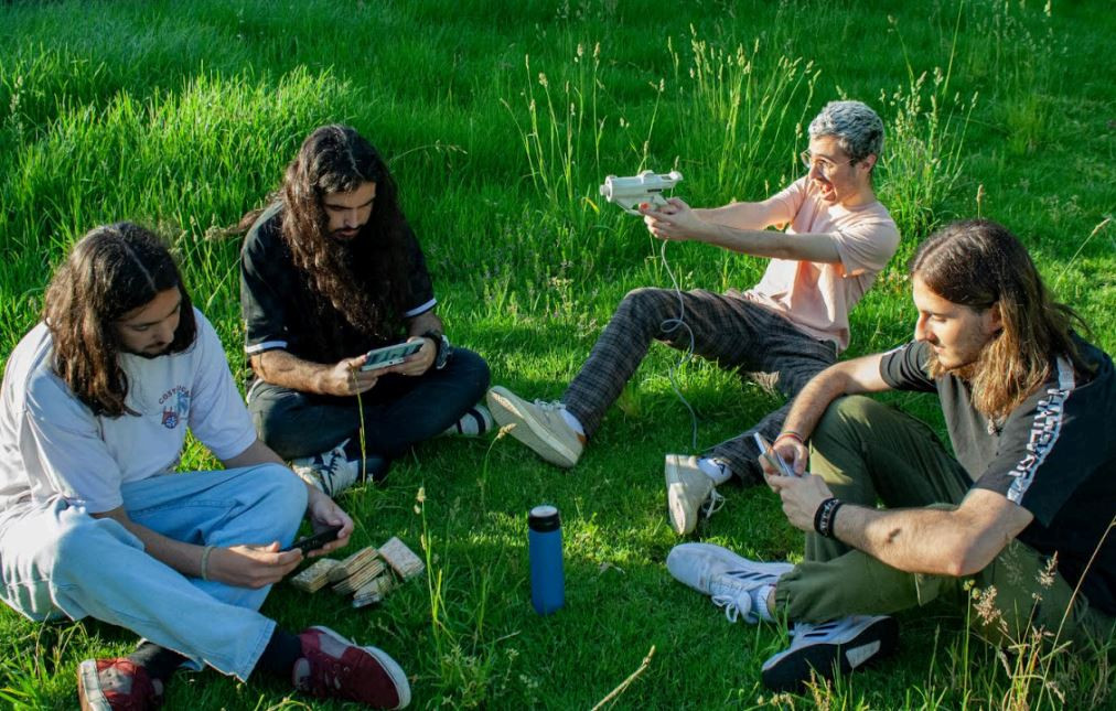 Directo de Diving Through Jellyfishes frente al El Corte Inglés por el