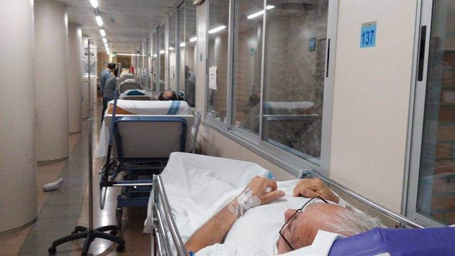 El Parlamento alerta de que casi un 24% de los pacientes del Sergas sufren desnutrición