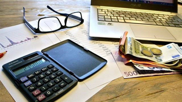 ​Los gallegos cobramos unos 490 euros menos al mes que los trabajadores europeos