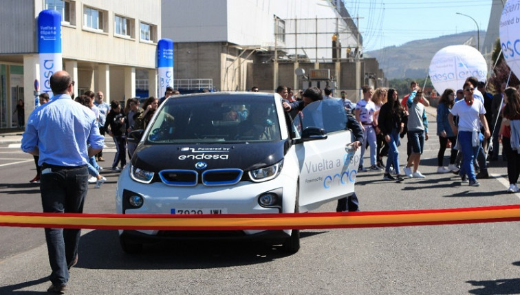​Arranca en As Pontes la I Edición de la Vuelta a España en vehículo eléctrico