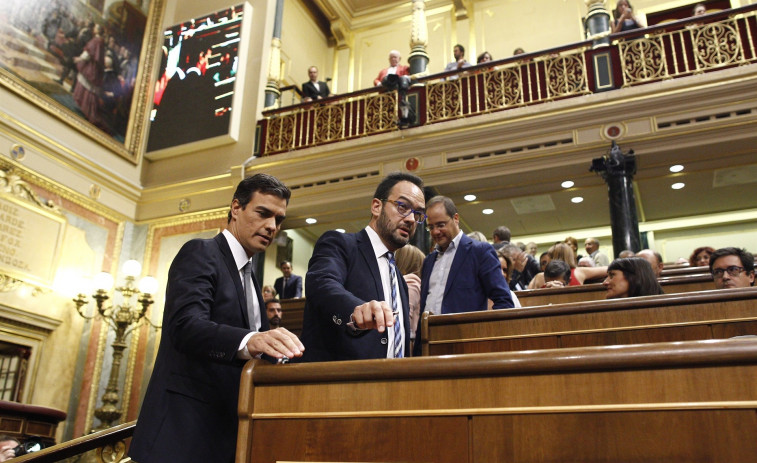Antonio Hernando continuará en la dirección parlamentaria del PSOE