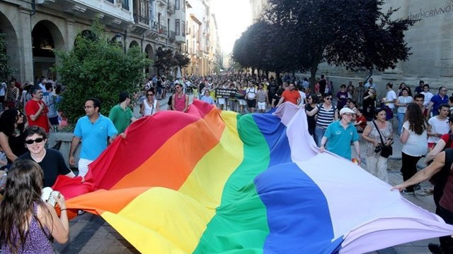 Casi el 10% de los alumnos de secundaria cree que la homosexualidad tiene cura, revela una encuesta en Pontevedra