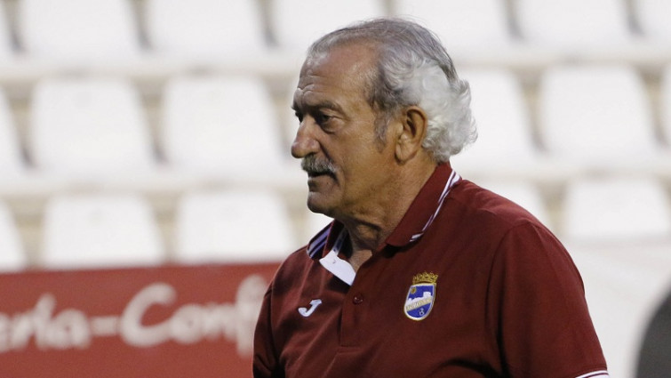 David Vidal no seguirá en el Lorca pese a haberlo ascendido a Segunda