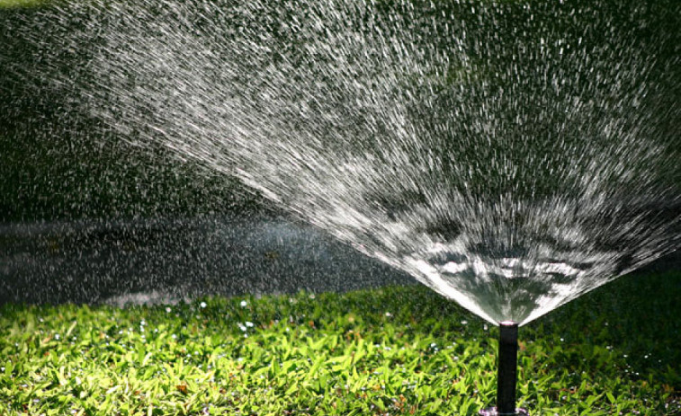 ​Varios Concellos limitan el consumo de agua para prevenir restricciones en verano