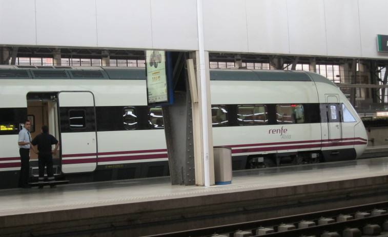 Los trenes Alvia entre Madrid y Galicia, sujetos a transbordos por obras del AVE en Zamora