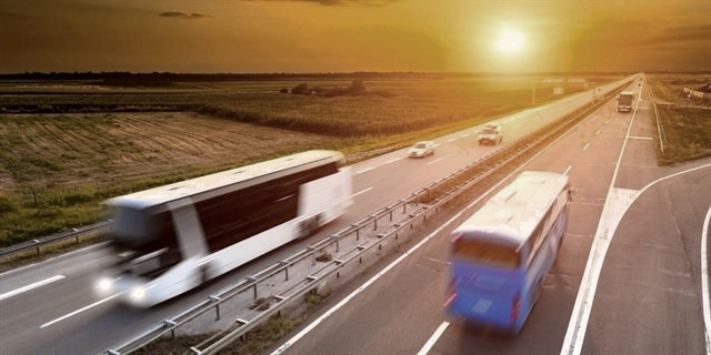 La Xunta desconvoca la reunión con el sector del transporte y presume de dialogar