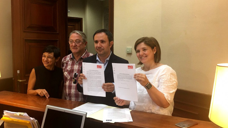 ​El PSOE pide la comisión del Alvia porque cambiaron las 