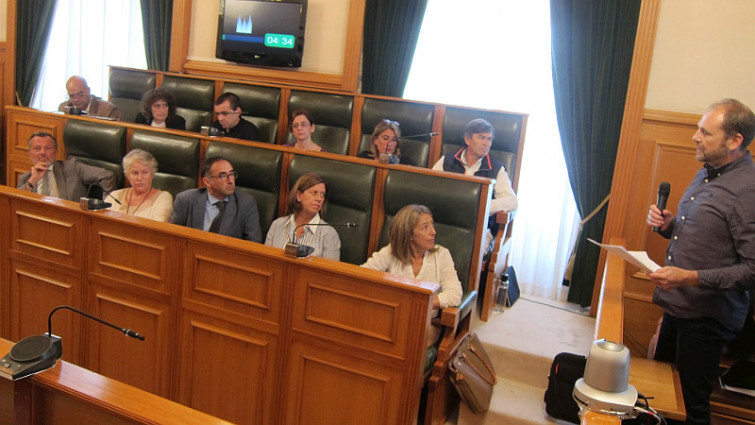 Las víctimas del Alvia aprietan a Agustín Hernández, que no cede