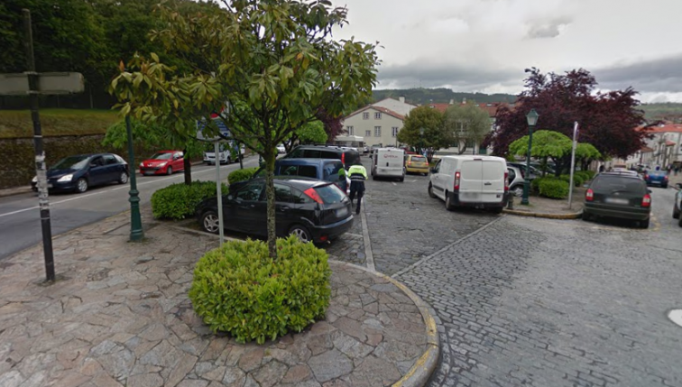 La joven de apuñalada por su ex pareja en Santiago sale de la unidad de críticos