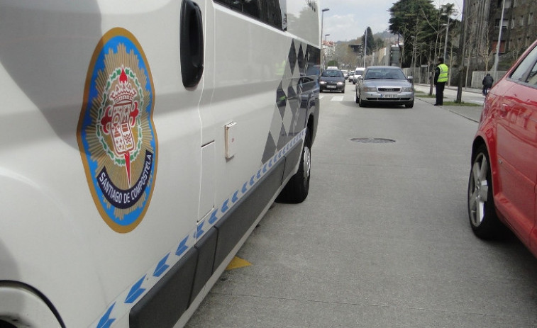 La Policía Local de Santiago sanciona 16 coches que circulaban en malas condiciones