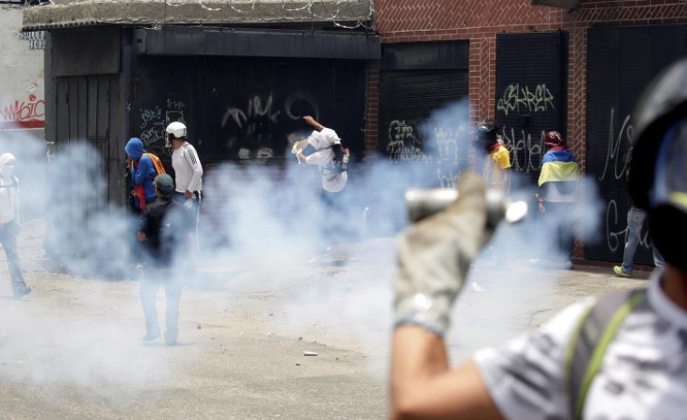 La violencia continúa en Venezuela tras una jornada electoral sangrienta