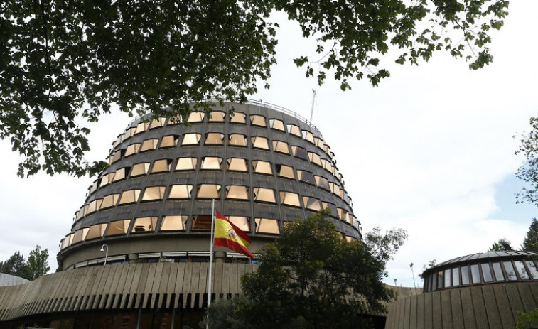 El TC suspende el pleno del parlamento catalán del lunes a petición del PSC