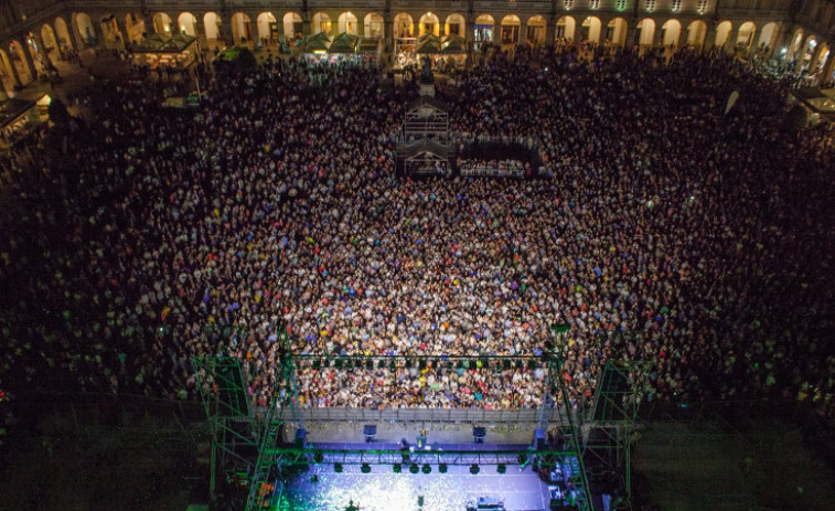 Arrancan las fiestas de María Pita con el pregón de Fernando Romay y el concierto de Xoel López