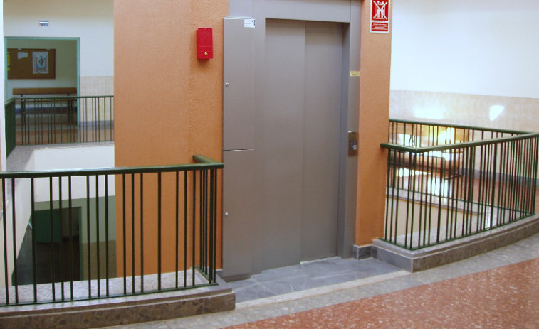 Santiago ayudará a los propietarios con menos recursos donde se instalen ascensores