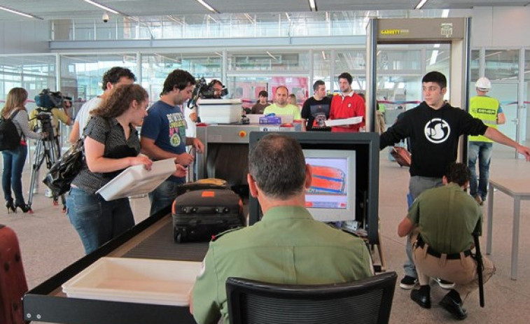 Nueve días para evitar la huelga de la seguridad en los aeropuertos gallegos