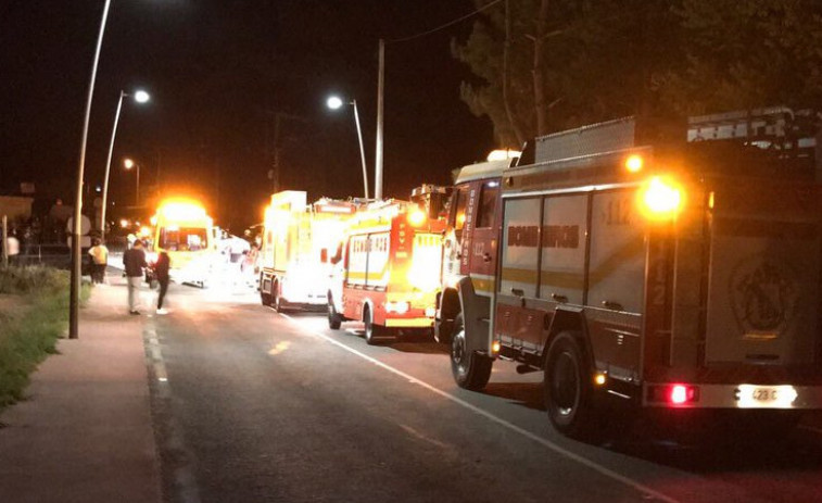 Fallece un conductor en Outes al chocar contra la barandilla de un puente