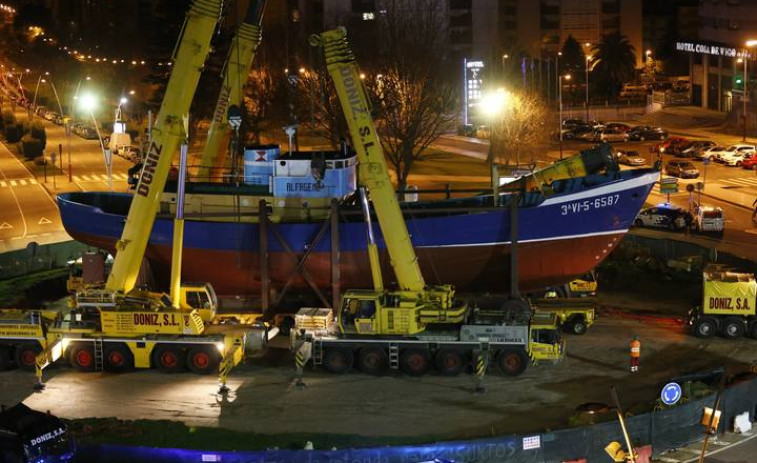 El ´Barco Alfageme´ pone la proa rumbo a Coia, el combativo barrio de Vigo