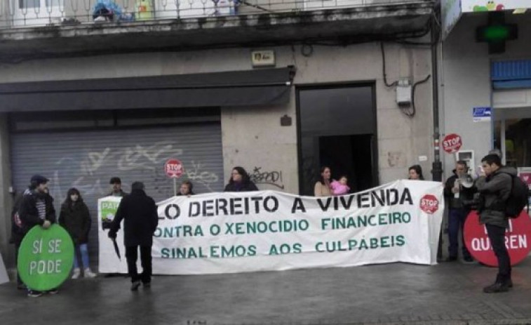 Consiguen aplazar una semana el desahucio de una familia en Ourense ciudad