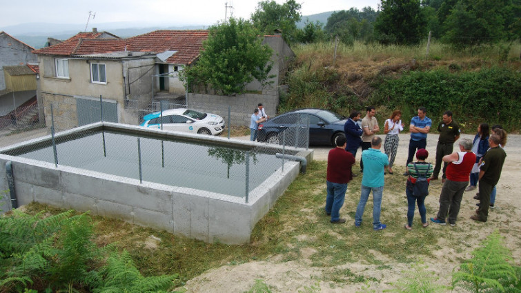 Ganaderos y medios de extinción, obligados a compartir depósitos de agua en Ourense