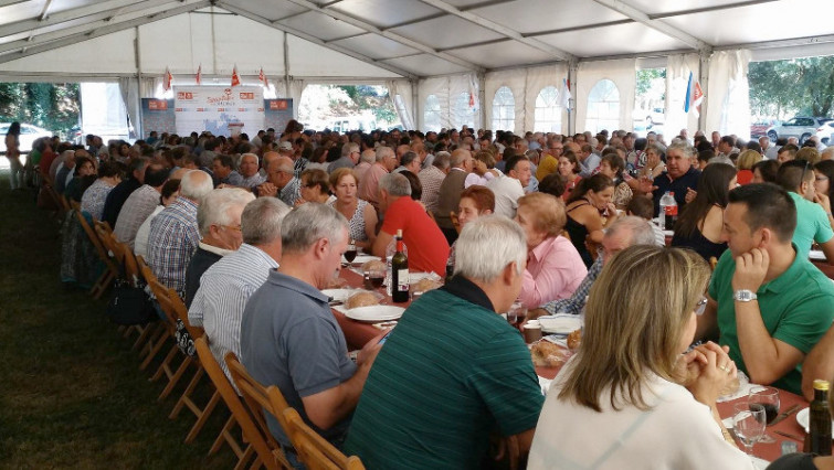 Los tres aspirantes a liderar el PSdeG coincidieron en un acto multitudinario