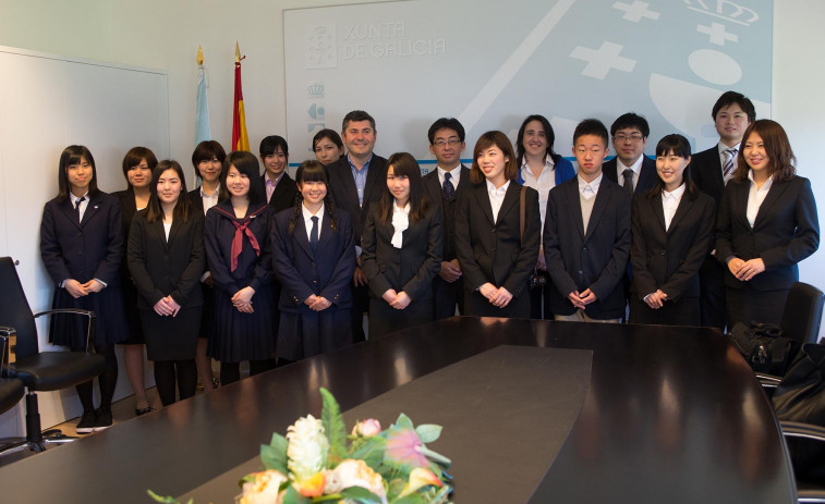 15 mozos e mozas de Wakayama (Xapón) participan nun intercambio en Santiago
