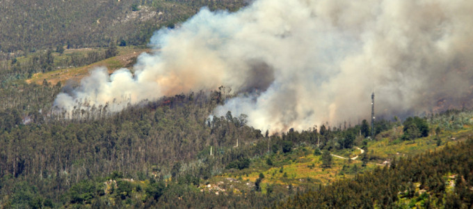 Controlado el incendio forestal registrado en el ayuntamiento pontevedrés de la Lama