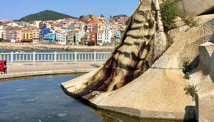 A Guarda cierra de forma simbólica el agua de duchas y fuentes