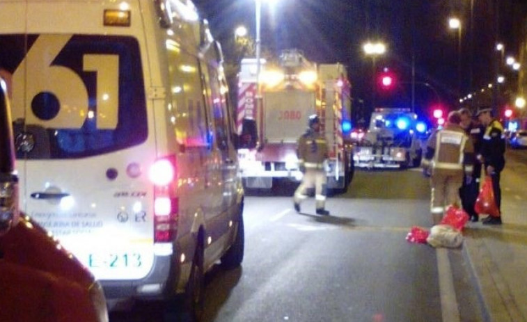 Herido grave un motorista que chocó contra un coche en la Gran Vía de Vigo