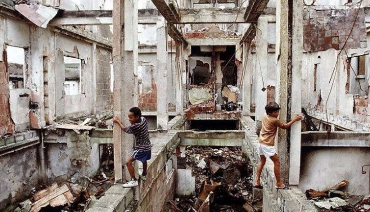 Gervasio Sánchez muestra su labor como fotoperiodista con fotografías inéditas en Santiago