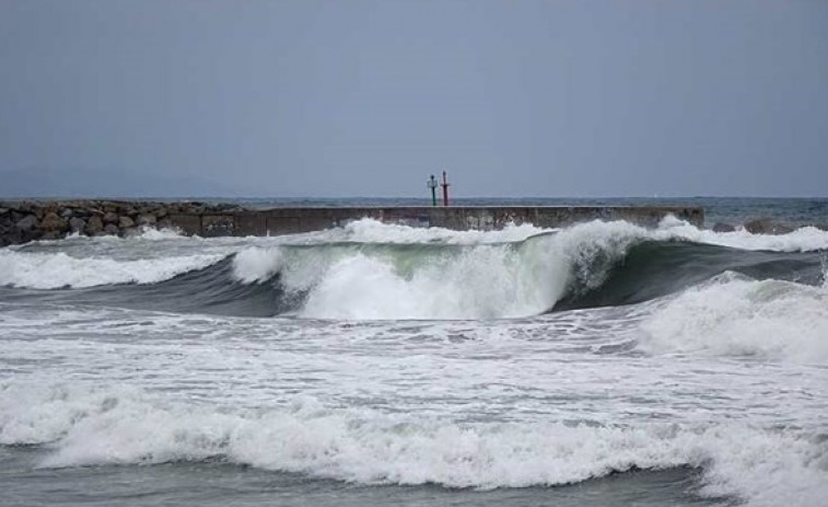 La Aemet avisa a Galicia por el fuerte viento que trae el huracán Ophelia