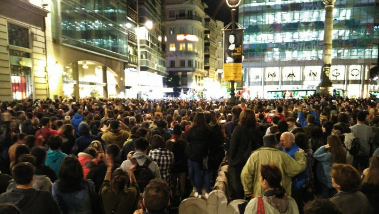 Miles de personas se manifiestan contra los incendios y la política forestal de la Xunta
