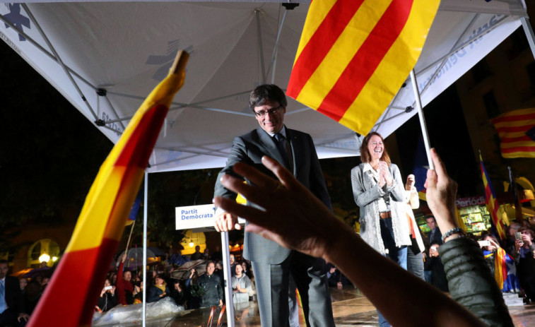 Puigdemont rechaza convocar elecciones y los suyos reclaman reactivar la independencia