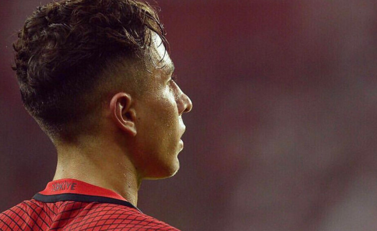 ​La lesión de Emre Mor se prolonga más de lo previsto